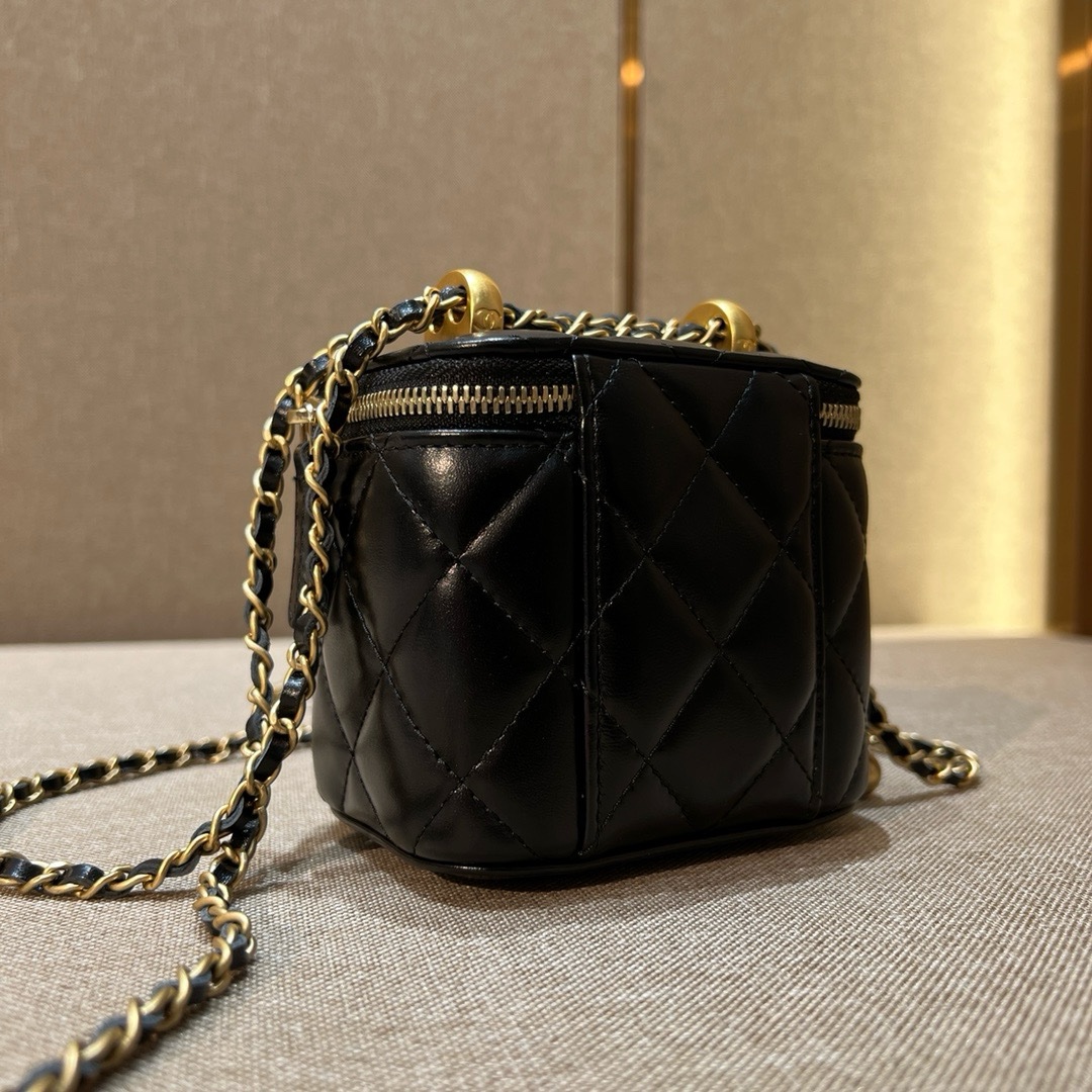 Chanel Small Vanity With Chain Black 12Cm/ 4.7in