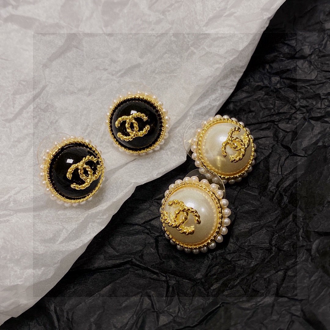 New Chanel Pearl Stud Earrings