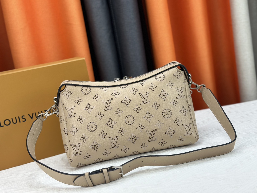 Louis Vuitton Hand It All Pm Galet 29Cm M24255