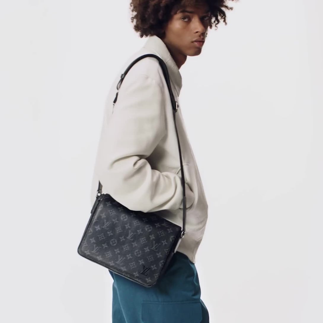 Louis Vuitton District Pm Bag Monogram Black 26Cm M46255