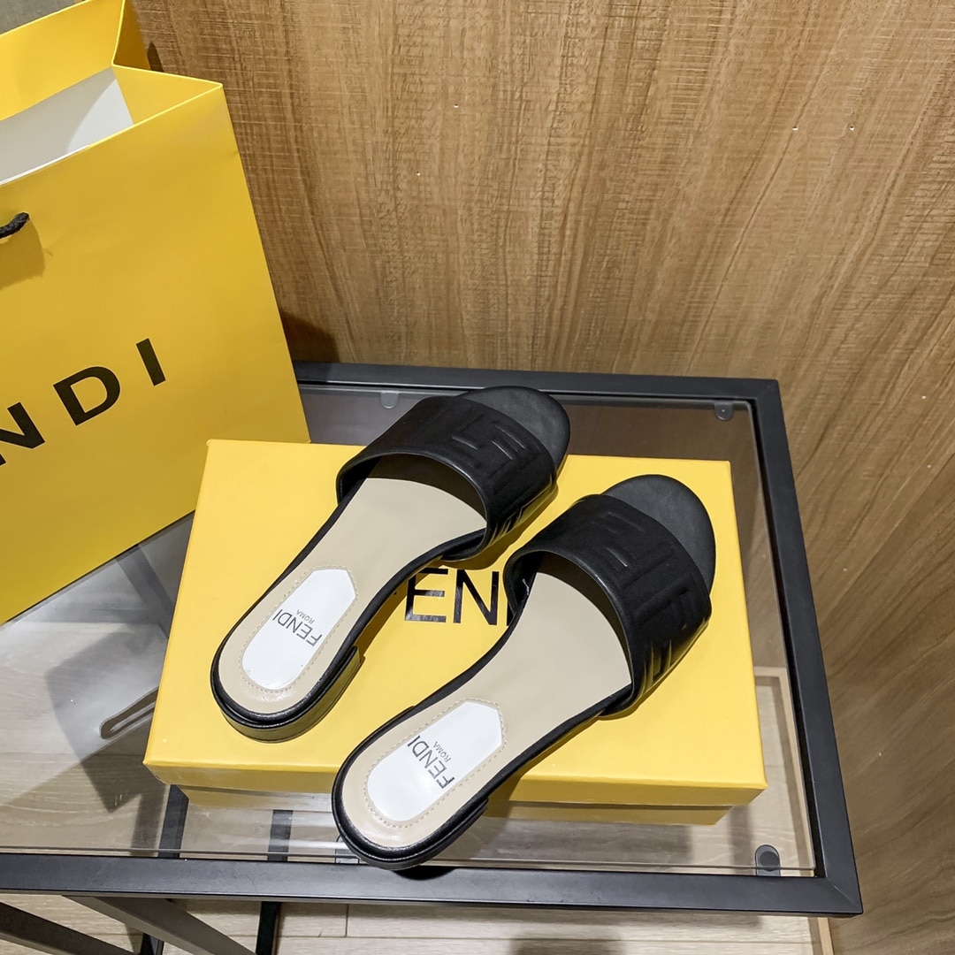 Fendi Silk Cowhide Slippers Black