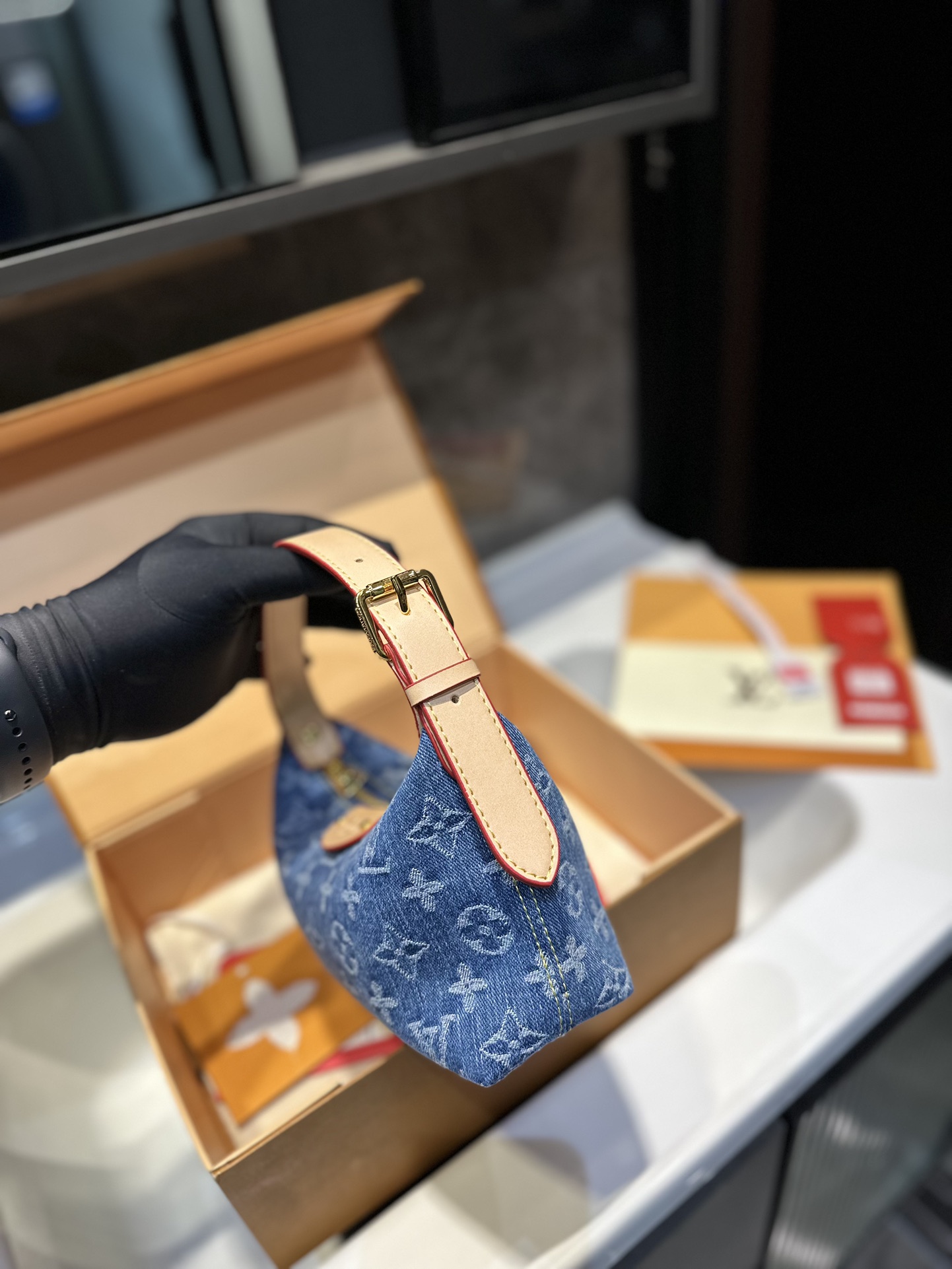 Louis Vuitton Hills Pochette Denim Blue 24Cm M82949
