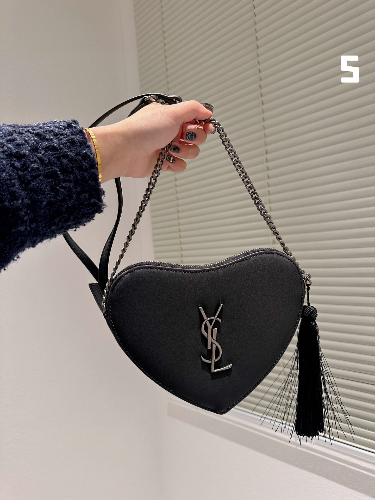 Saint Laurent Heart Bag In Smooth Leather Black