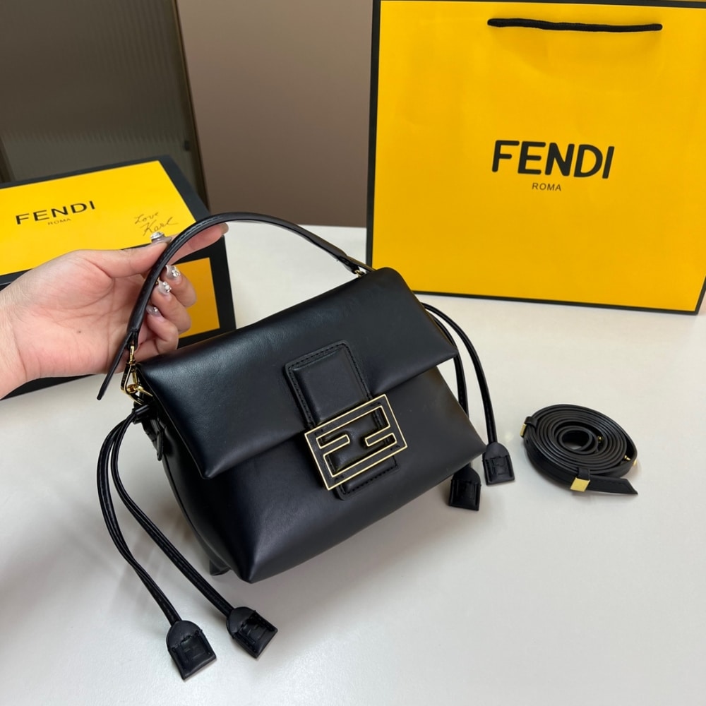 Fendi Mamma Baguette Small Black 18Cm 8Bs105Abvef0Kur