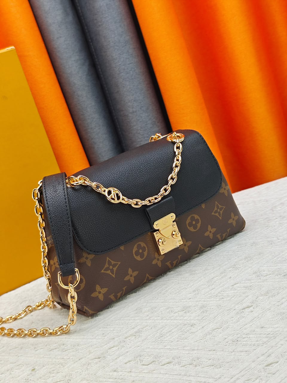 Louis Vuitton Madeleine BB Monogram/Black 24cm M28424
