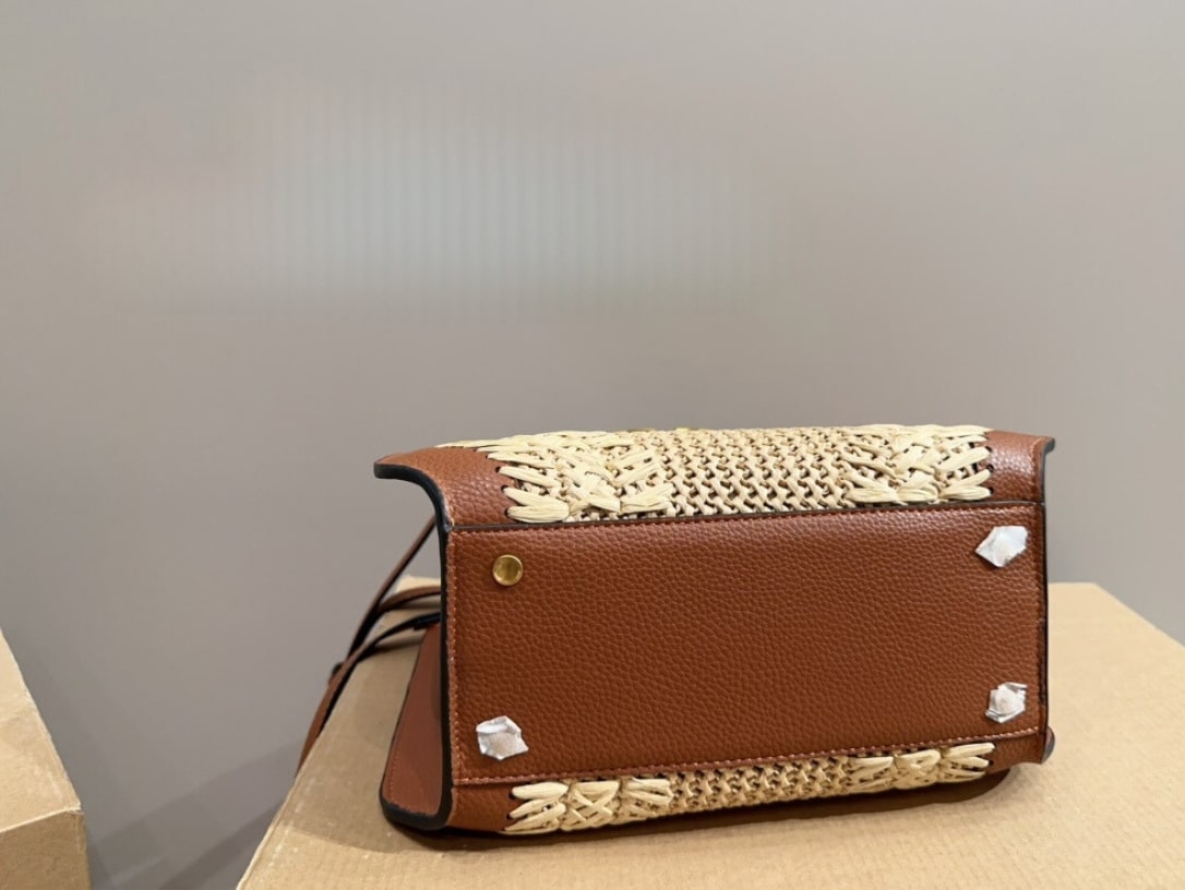 Valentino Garavani VLogo Signature Handbag With Raffia Embroidery 22Cm
