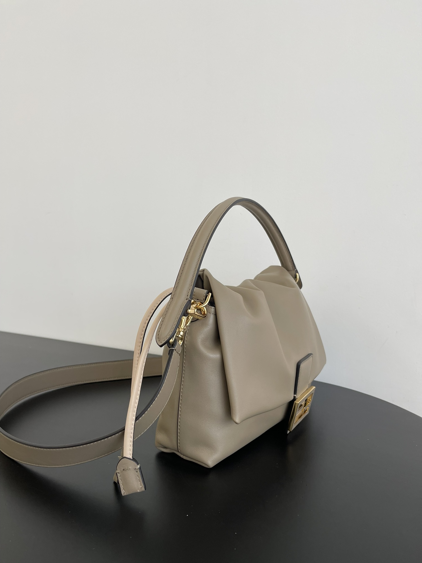 Fendi-Mamma Baguette - Dove Grey