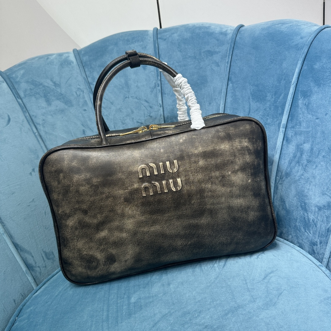 Miu Miu-Leather Beau bag-Sand