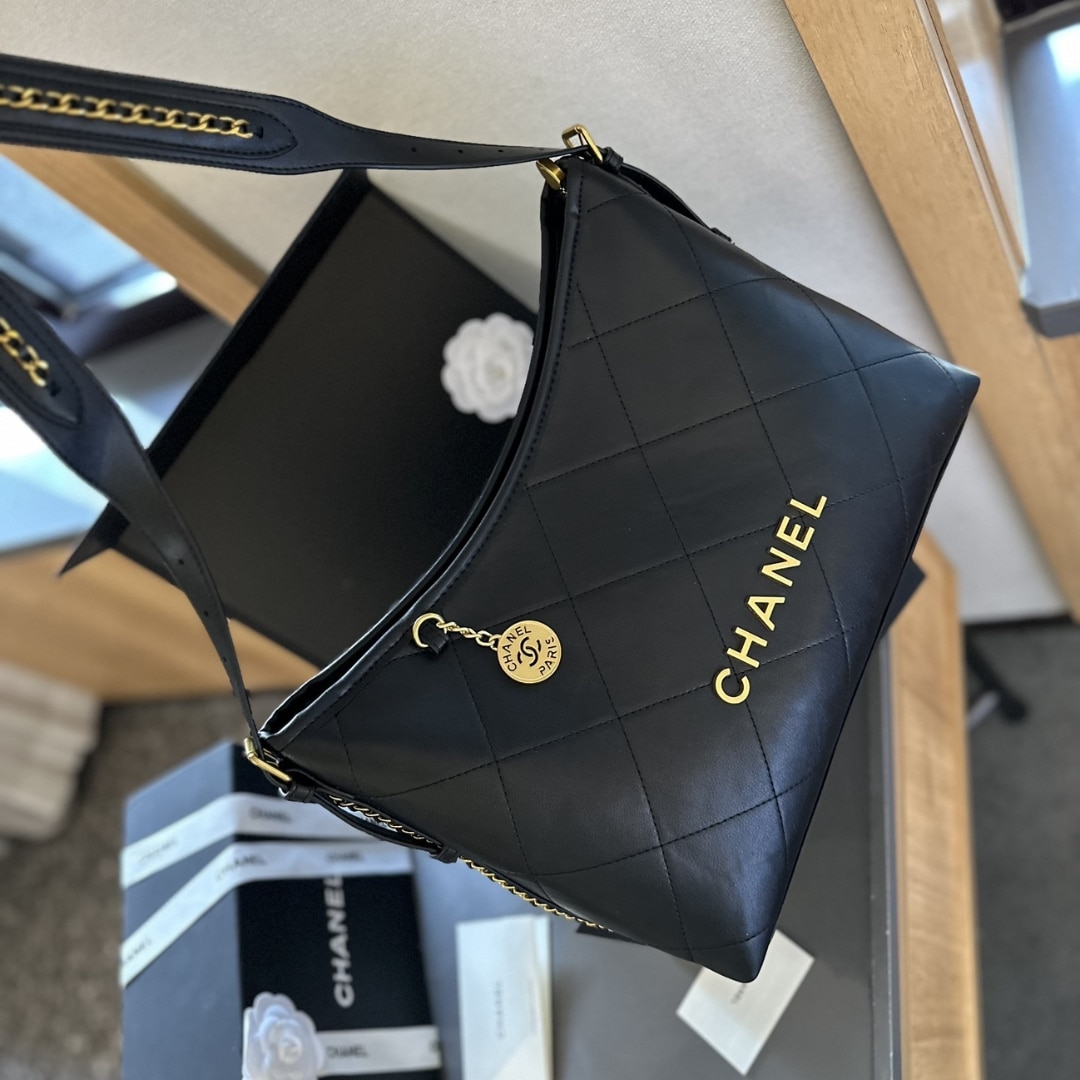 Chanel Hobo Bags With Logo In Black 30Cm/11in