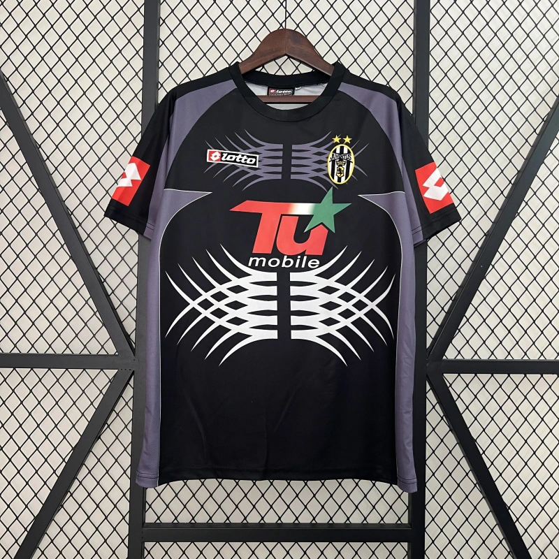 Retro 2001-02 Juventus Goalkeeper retro football jersey