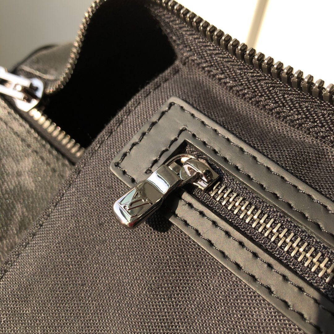 Louis Vuitton Keepall Bandouli Re 55 Monogram Eclipse 55cm M40605