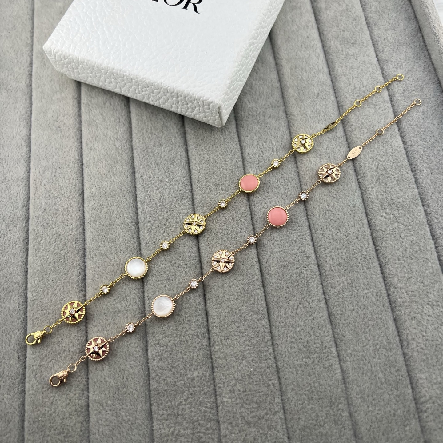 Mother-of-pearl five-motif bracelet with an eight-pointed star compass design
