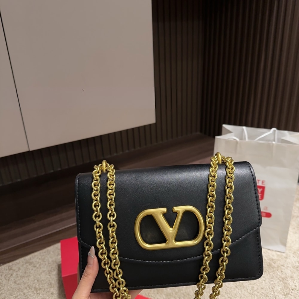 Valentino Garavani Vain Shoulder Bag In Shiny Black 19Cm 6W2B0R16Gcb 0No
