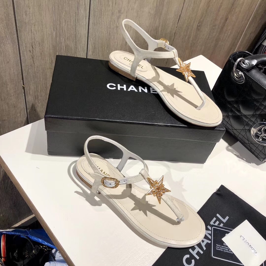 Chanel Crystal Pearl Thongs White Sandals With Gold Star