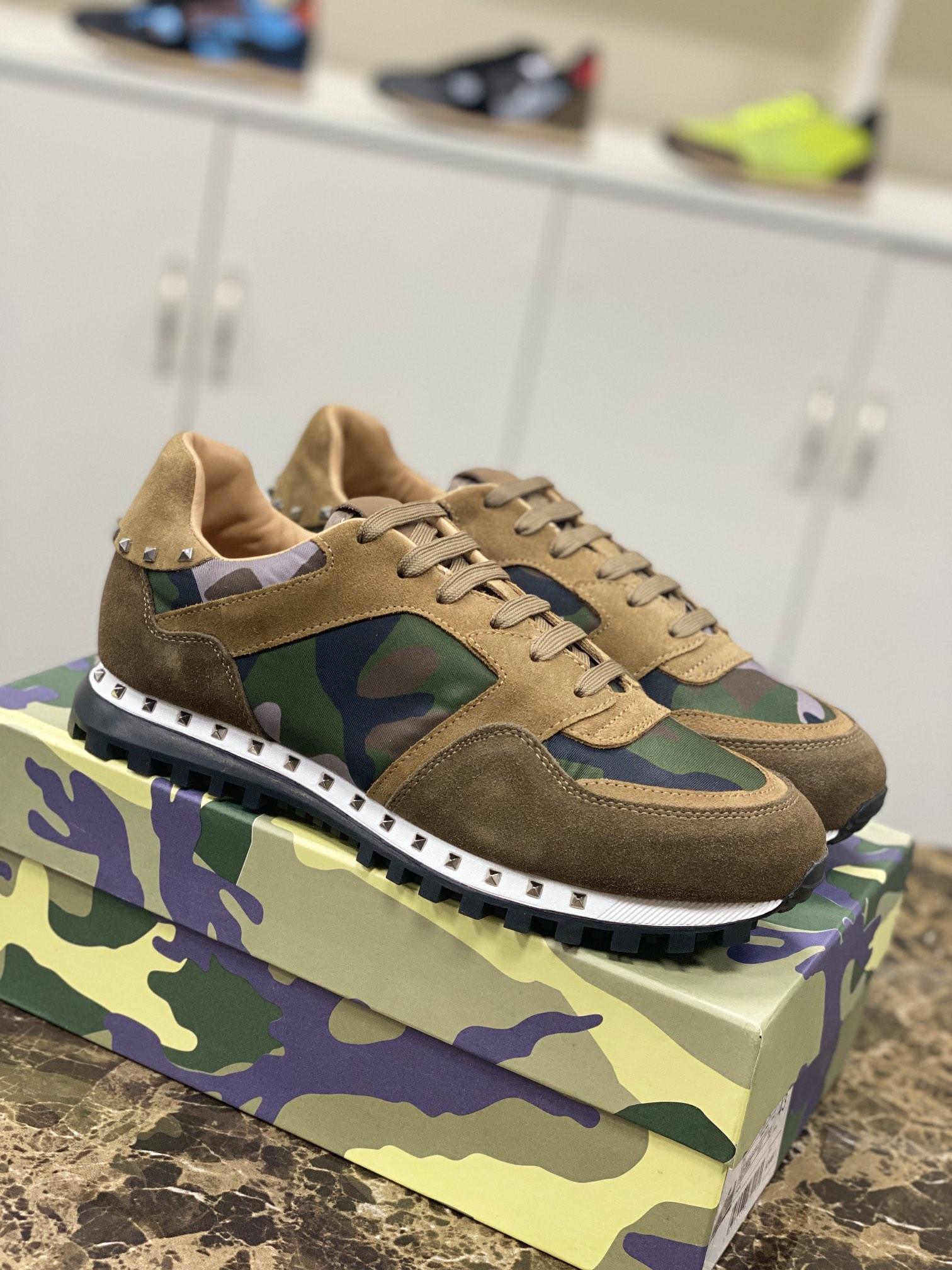 Valentino Sneakers