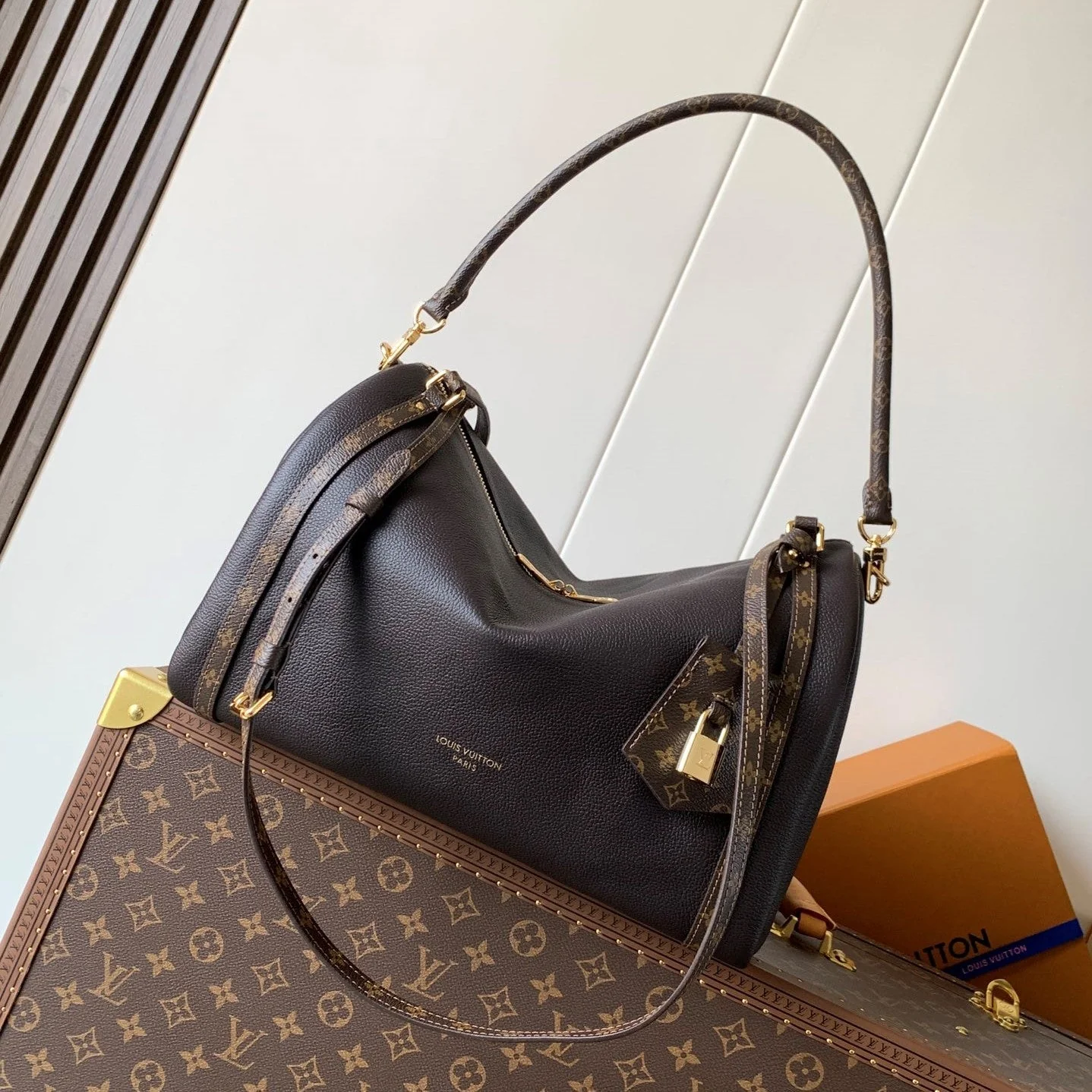 LV M26359 Express MM Handbag 36cm Brown Cowhide GHW