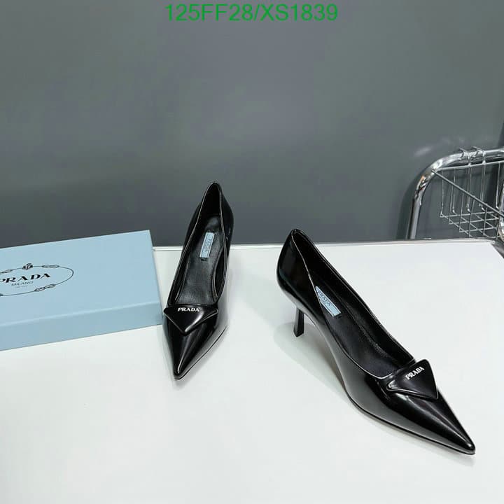 Prada Cleavage Nero Leather Pumps Black