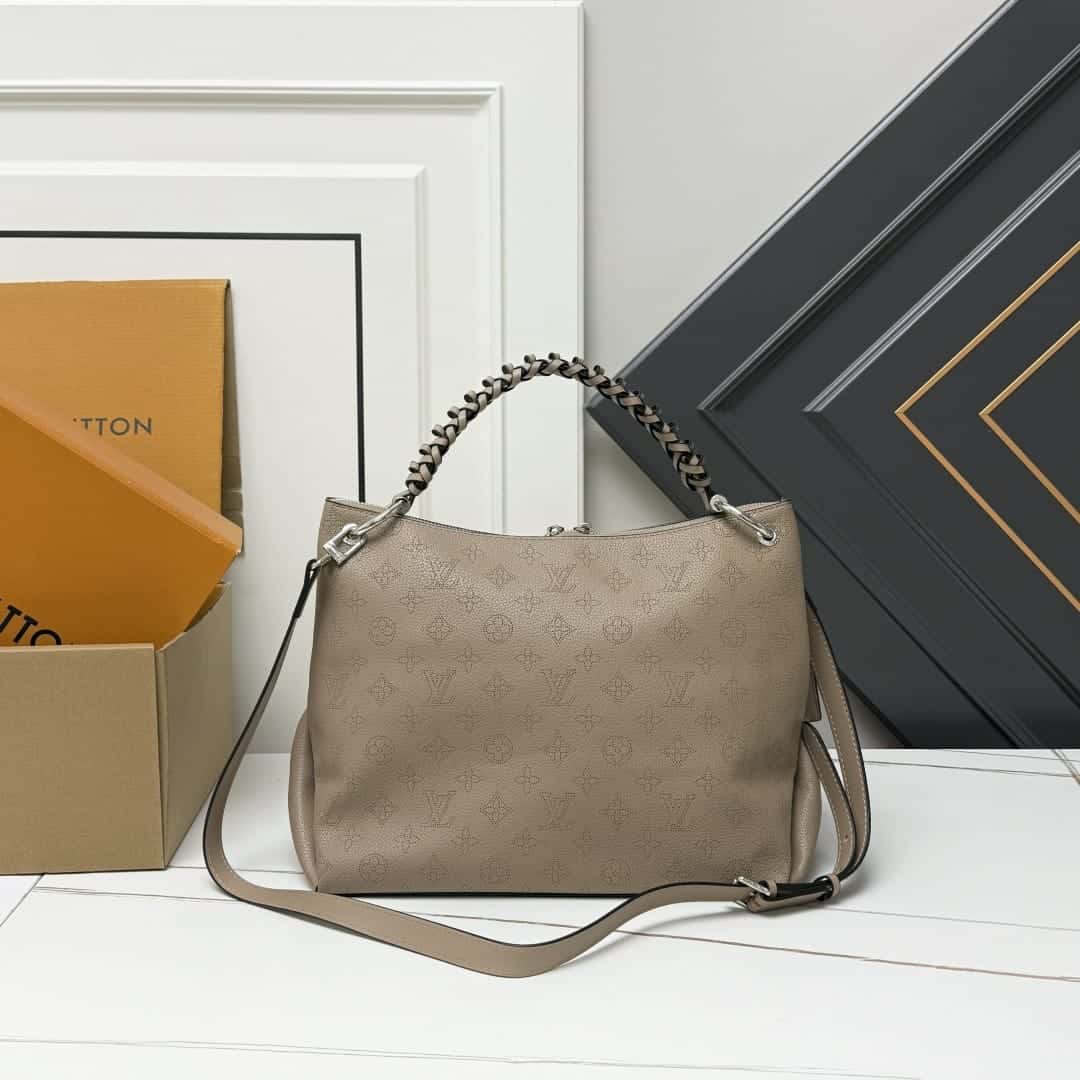 Louis Vuitton Beaubourg Hobo MM Galet Gray 32Cm M56084