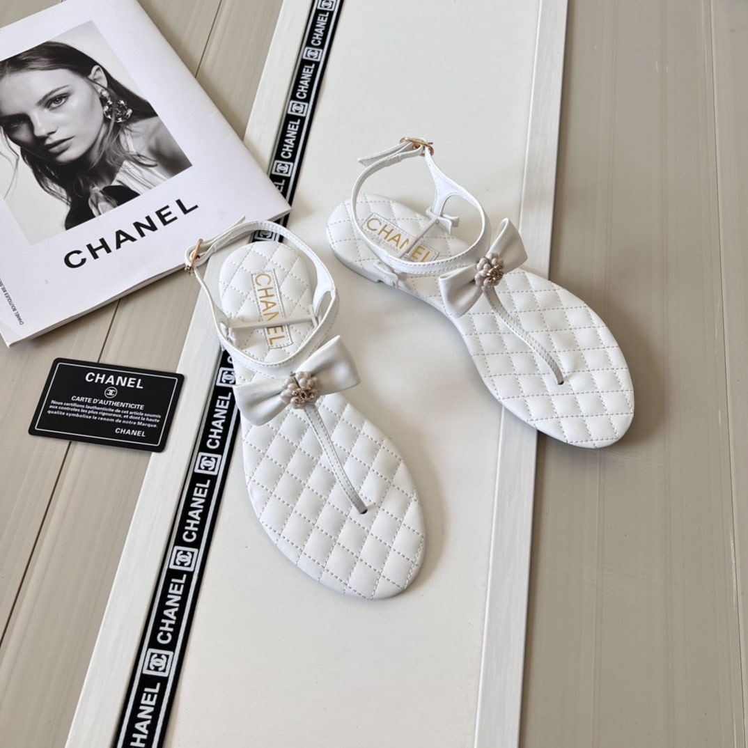 Chanel White Quilted Leather With White Camellia Cc Logo Bow Thong Sandals