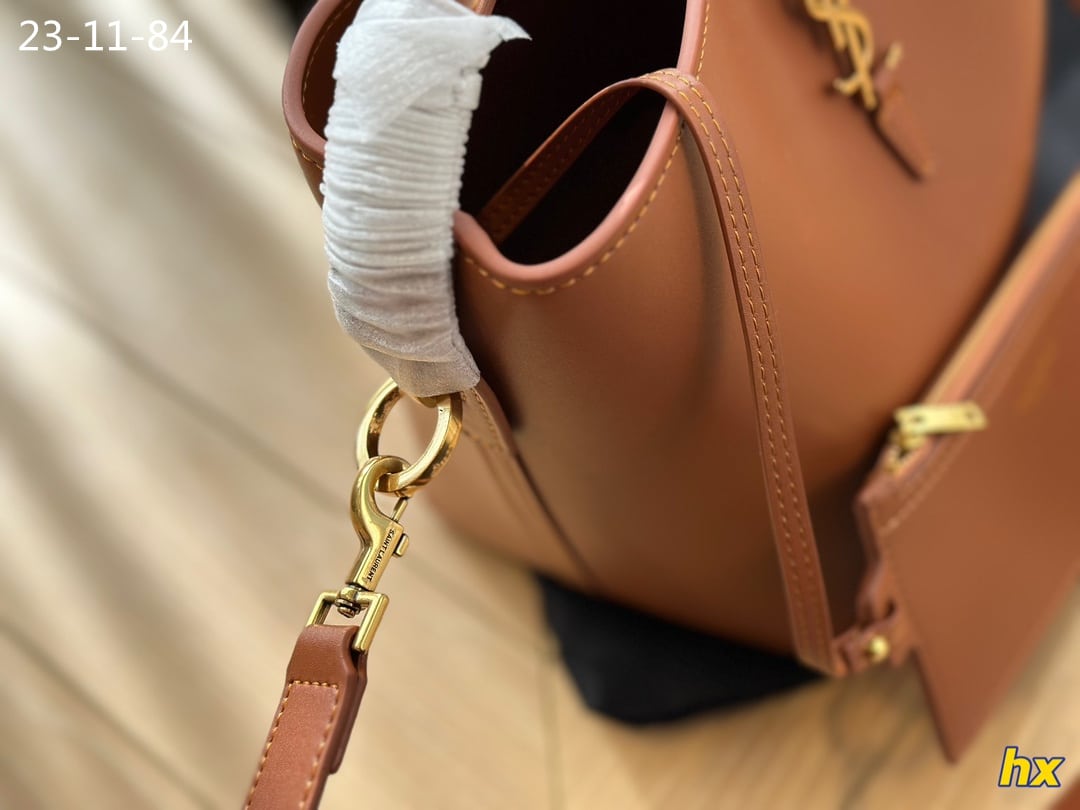 Saint Laurent Le 37 In Shiny Leather Brown 25Cm