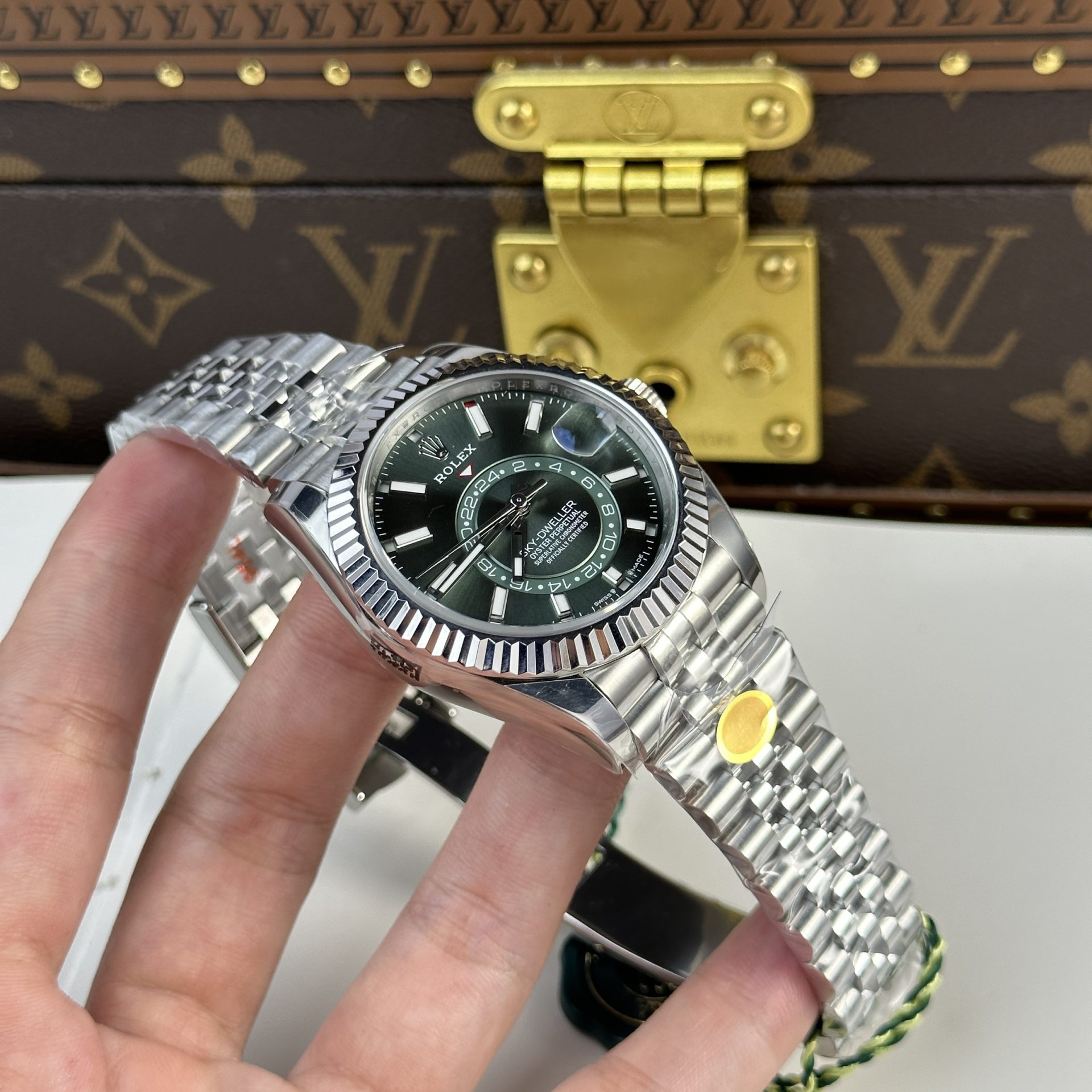 Rolex Sky-Dweller 42 mm Mint green Dial 336934 Jubilee