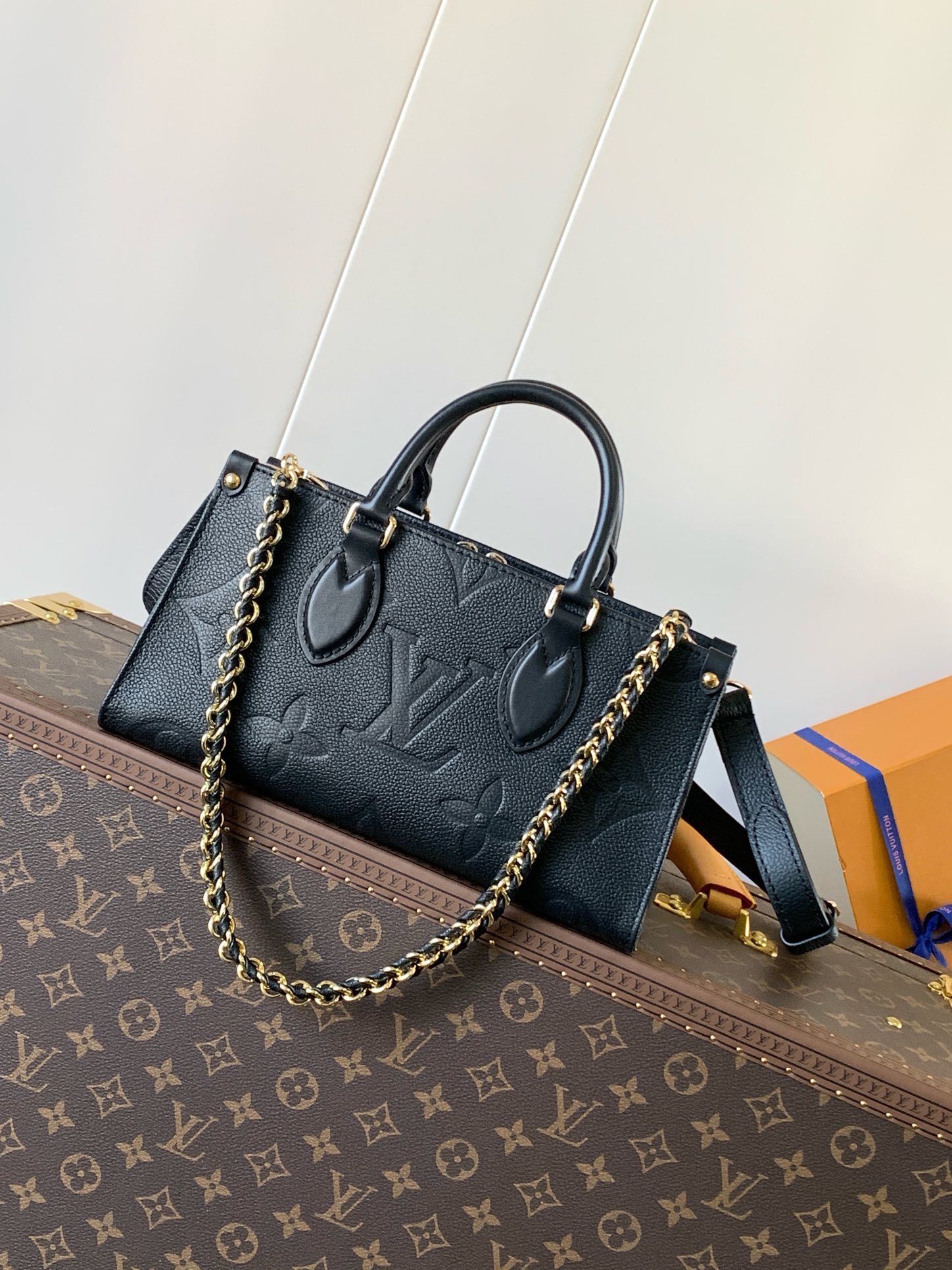 LV-M23640 OnTheGo East West