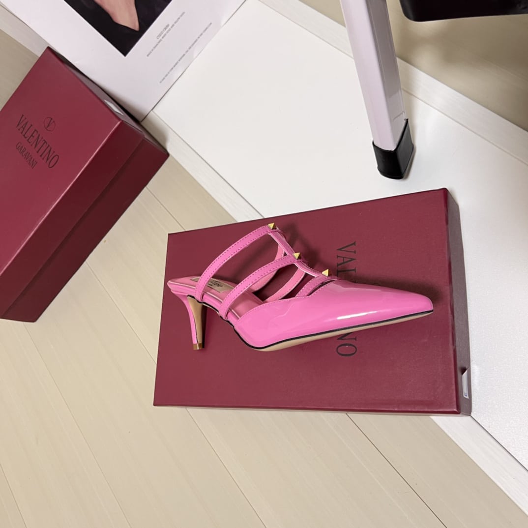 Valentino Garavani Rockstud Wispy Mule In Calfskin Magenta