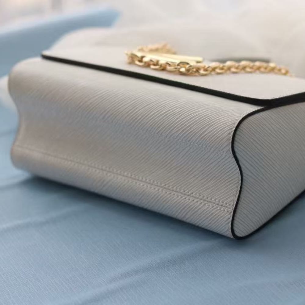 Louis Vuitton Twist MM White 23cm M21111