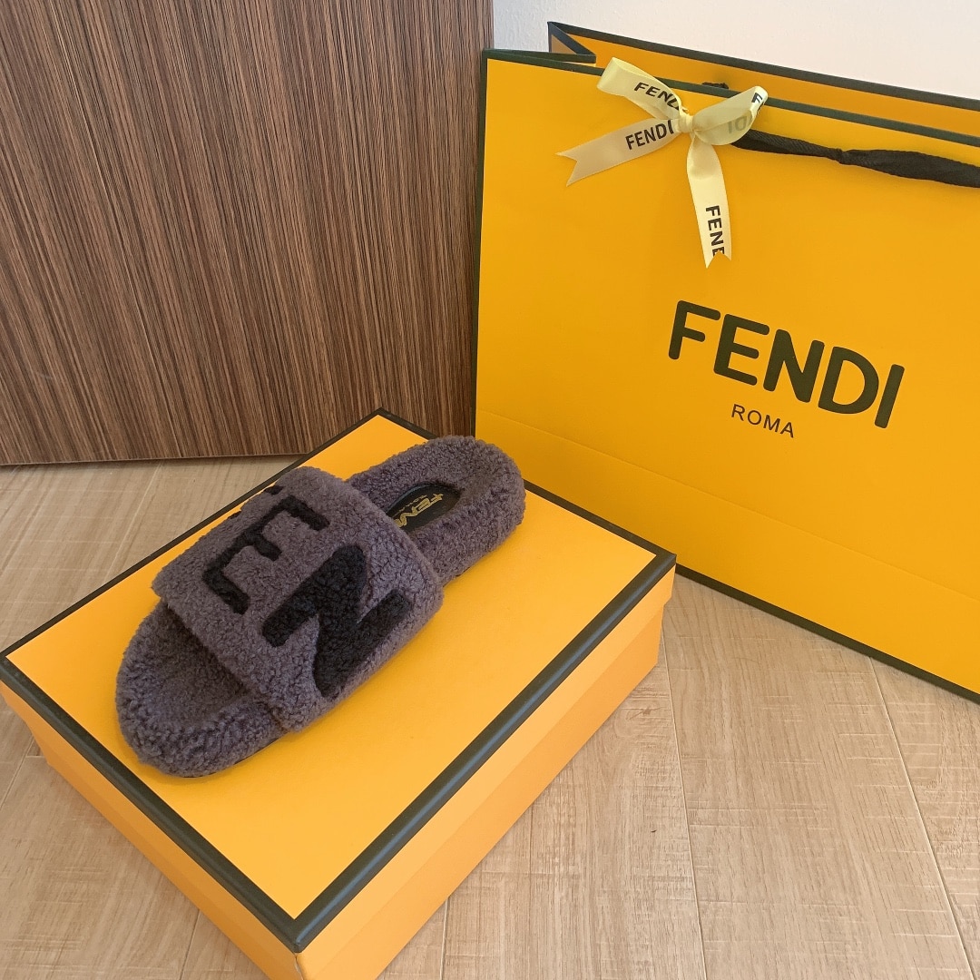 Fendi Fleece Black Text Slippers Grey