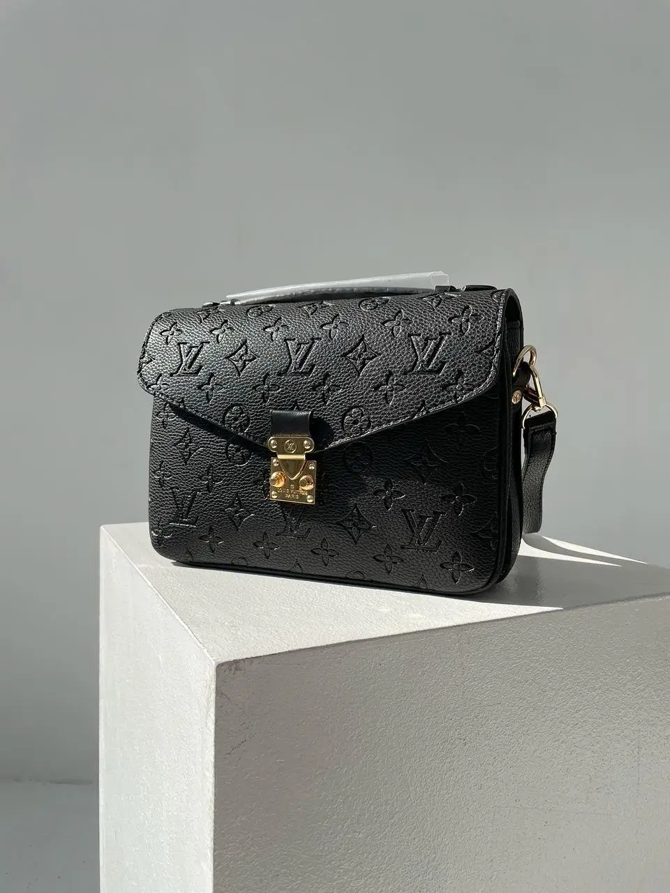 Louis Vuitton Monogram Canvas Pochette M Tis Black 25Cm