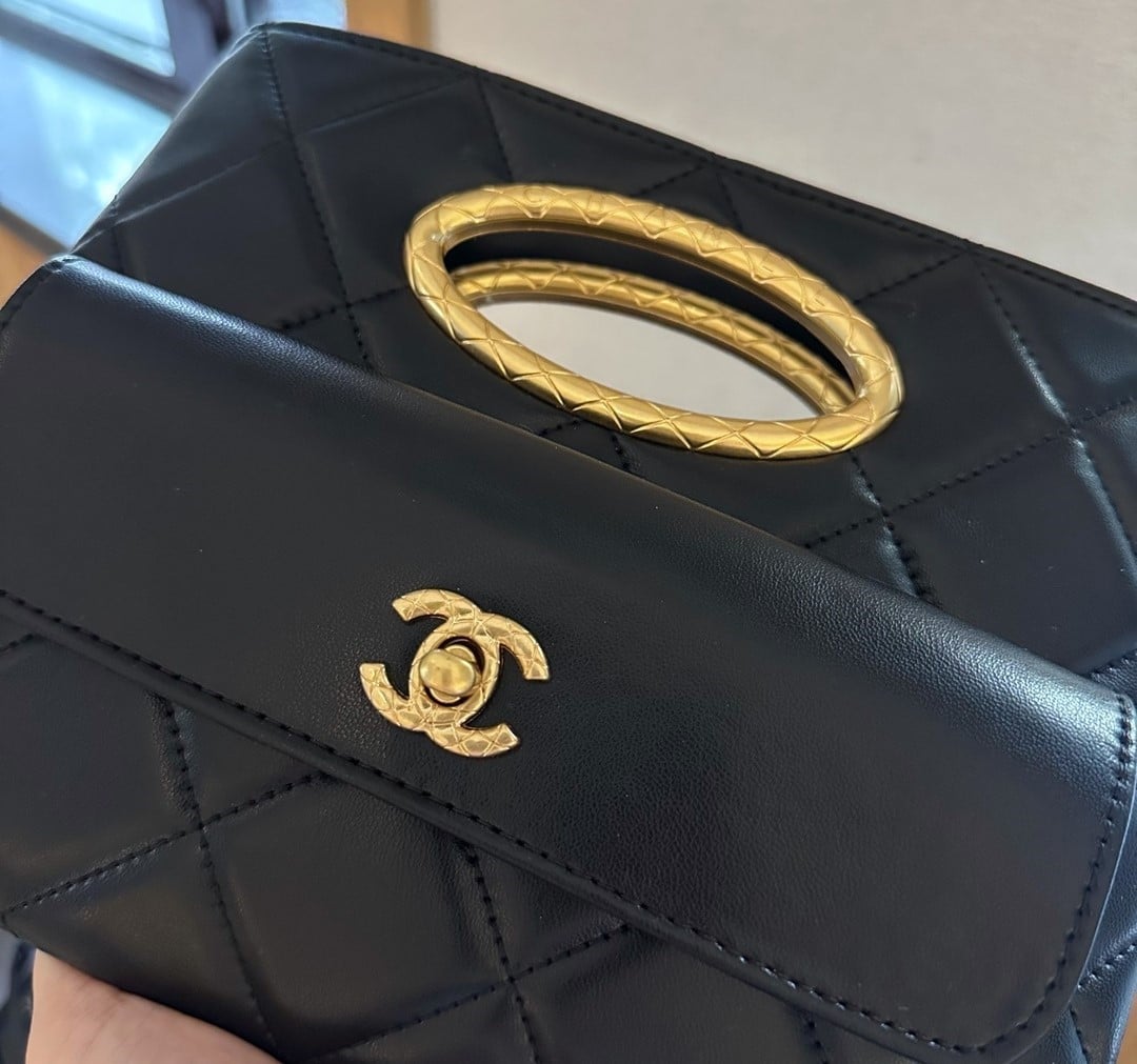 Chanel Clutch And Gold Plated Metal In Black 25Cm As5038 B17663 94305