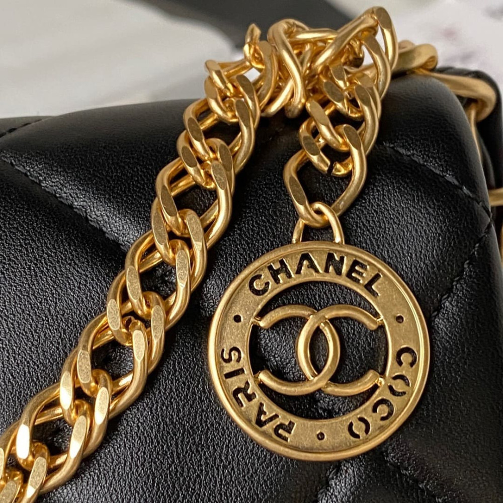 Chanel Small Flap Bag in Lambskin 21cm