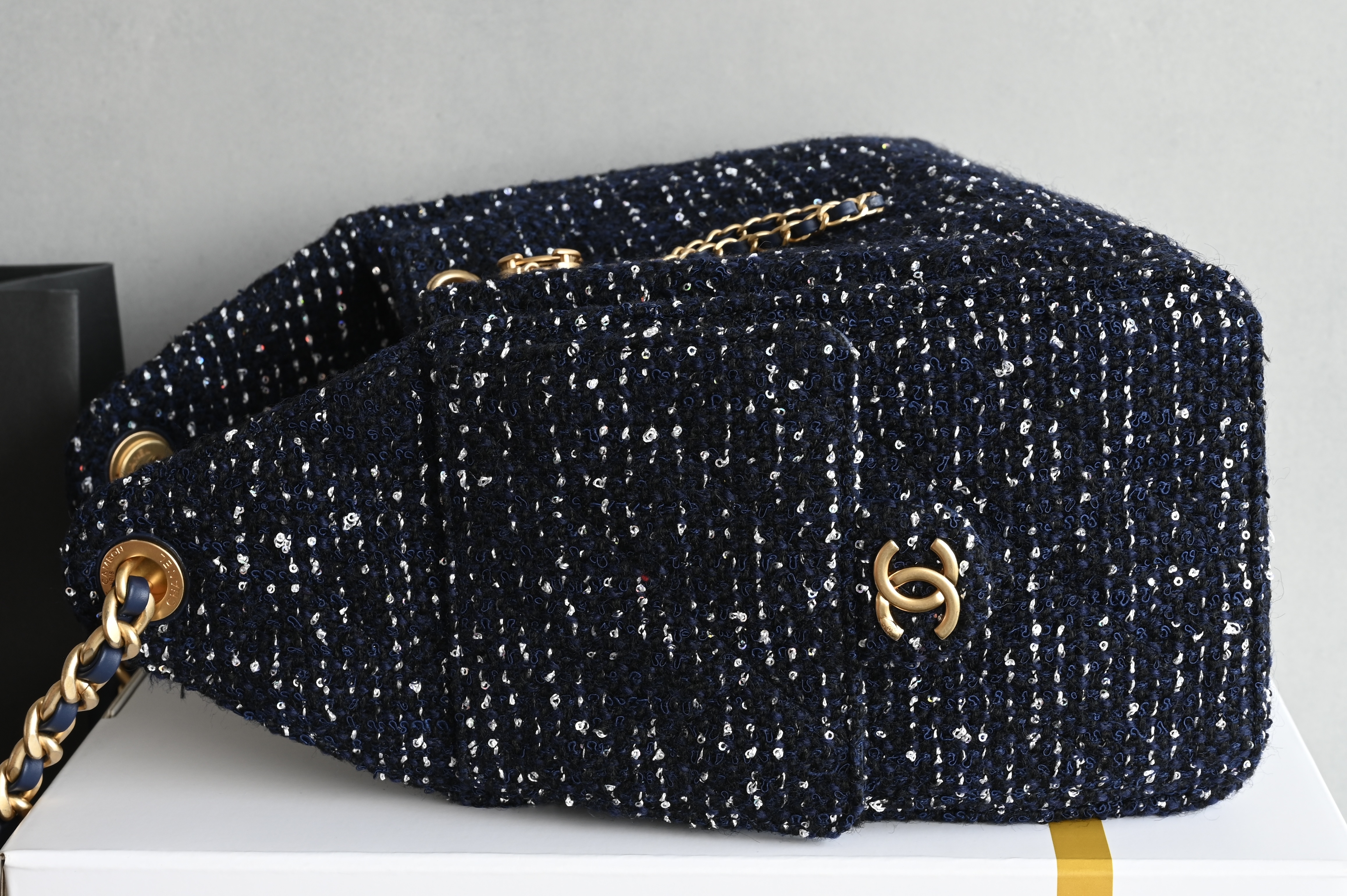 Chain Decor Hobo Bag（Navy with Silver Sparkle）