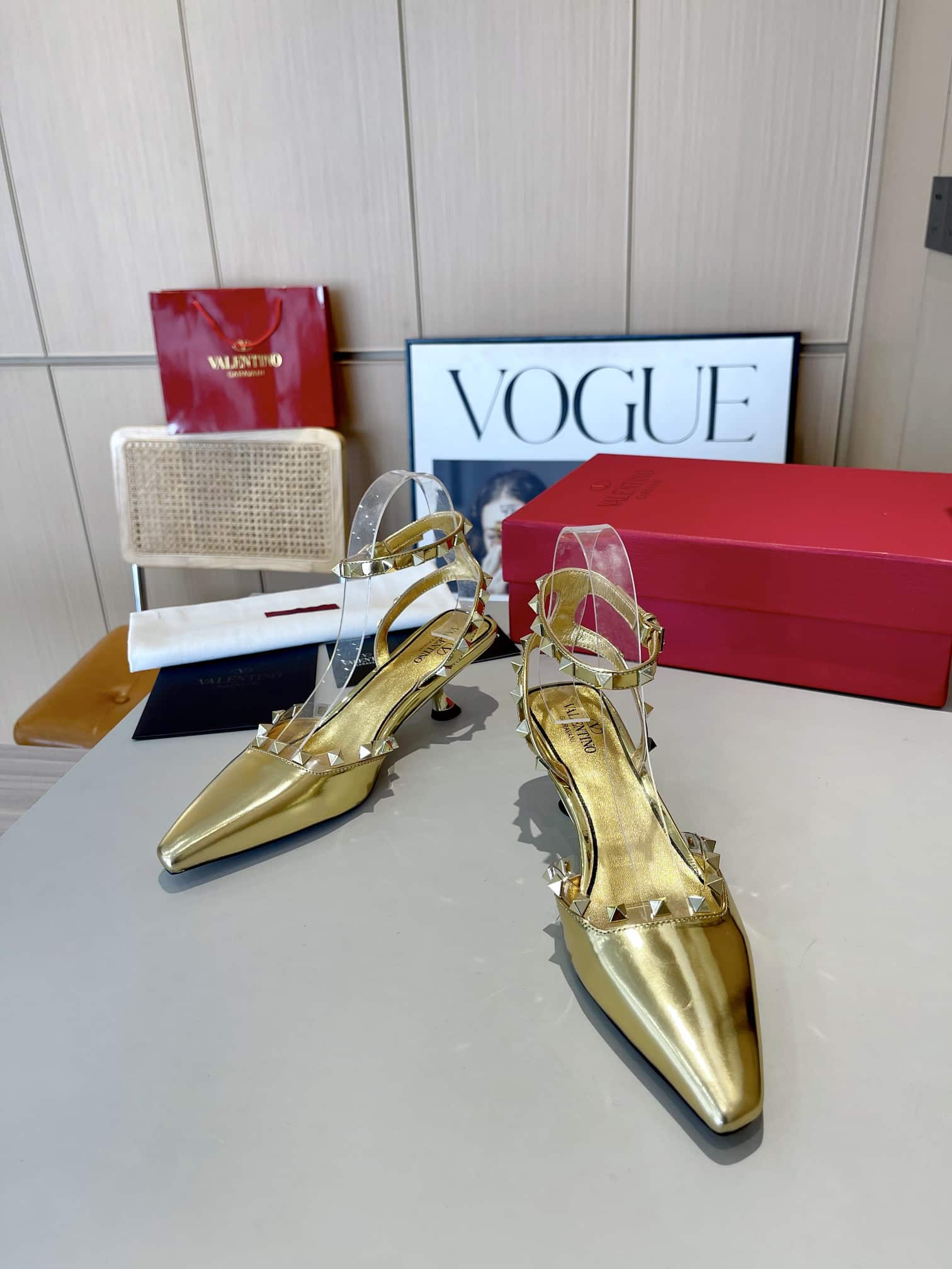Valentino Garavani Rockstud Couture Pumps Gold