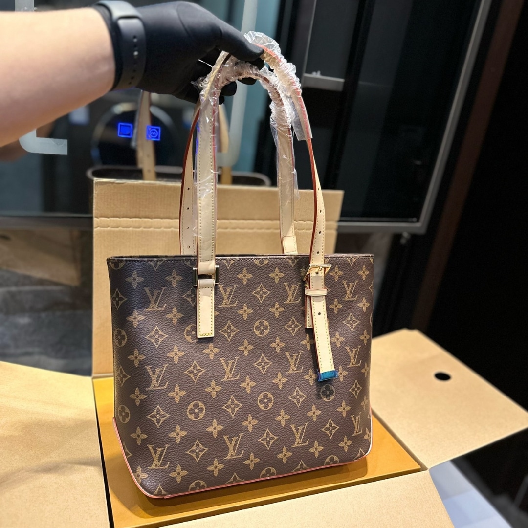 Louis Vuitton Piano Bag Monogram Canvas Brown 33Cm M12095
