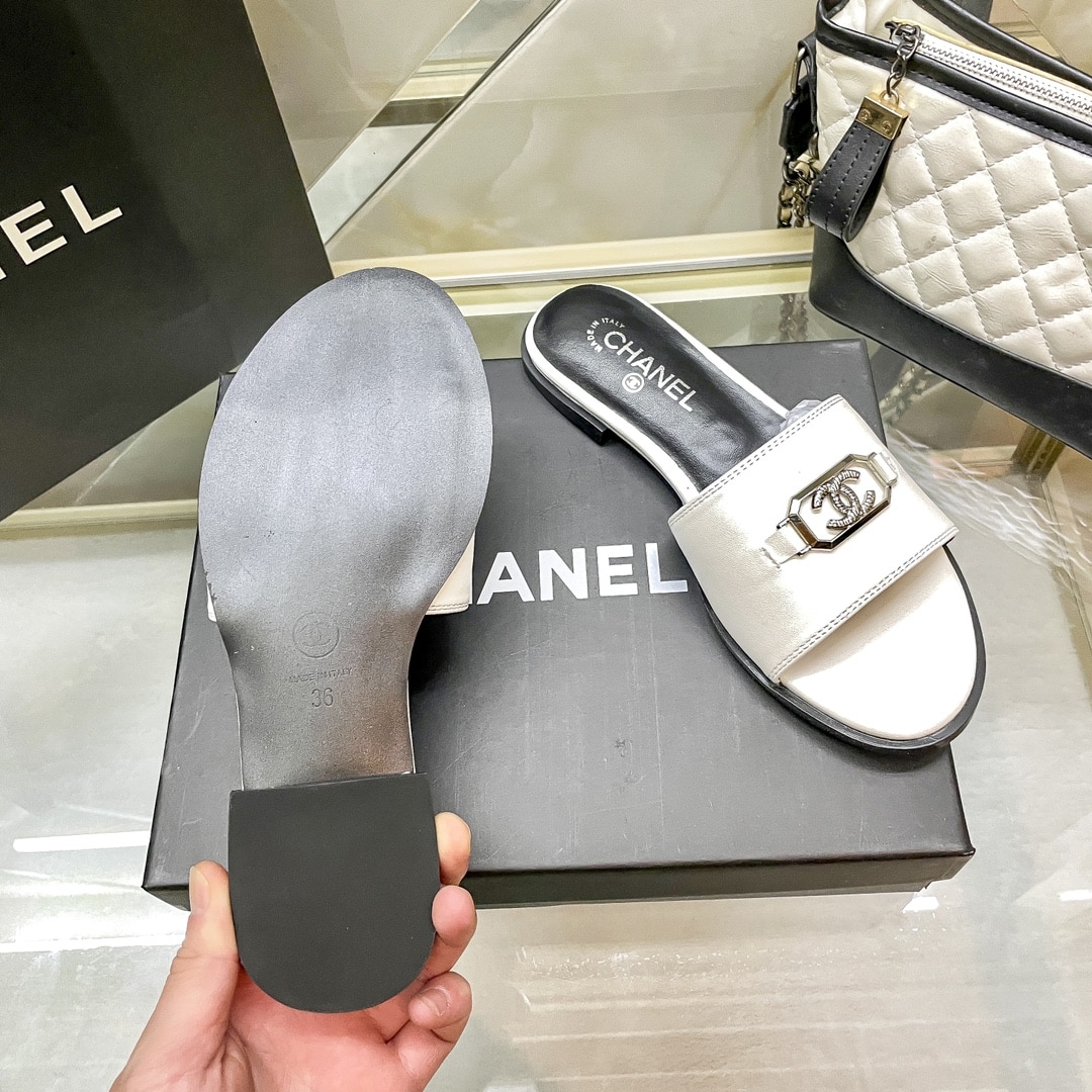 Chanel Slippers With Cc Silver Hardware White