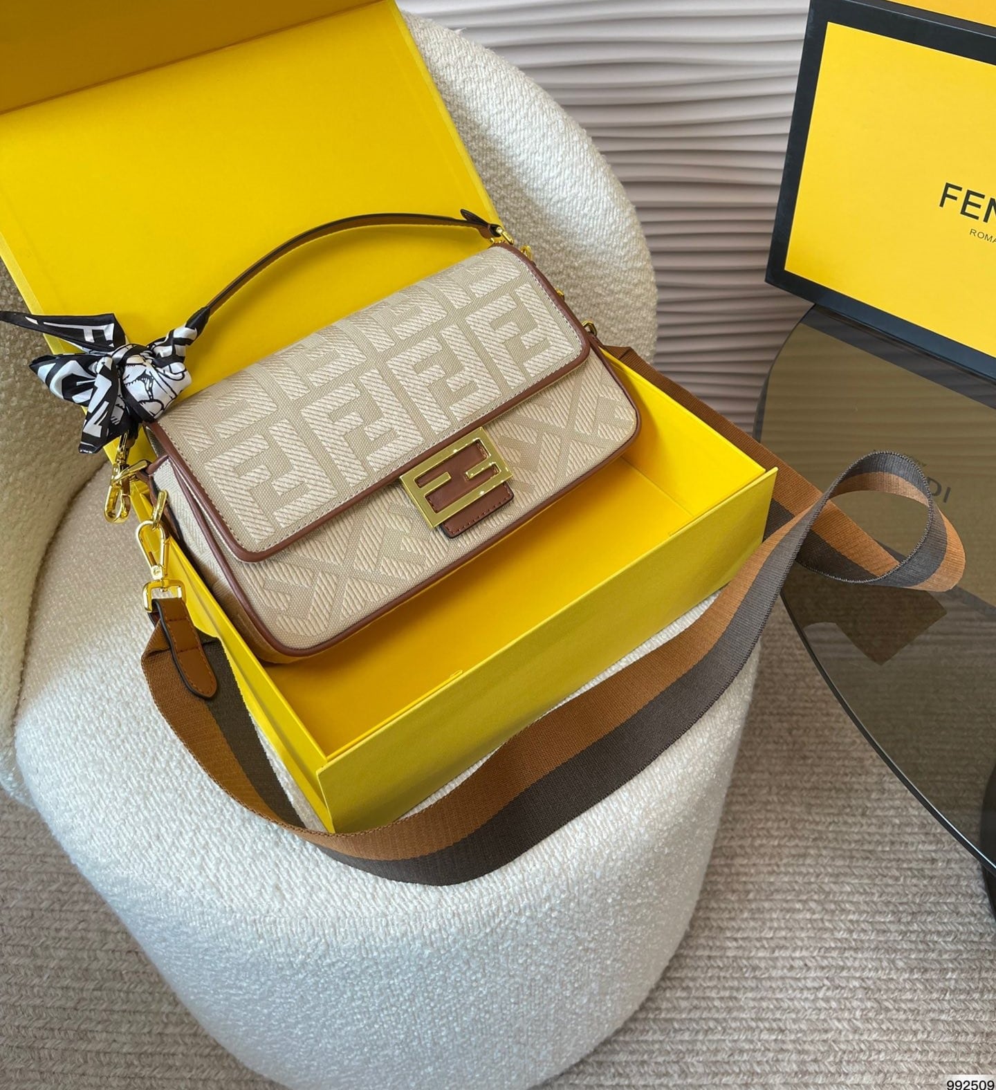 Fendi Baguette Natural Straw Bag With Ff Embroidery 26Cm