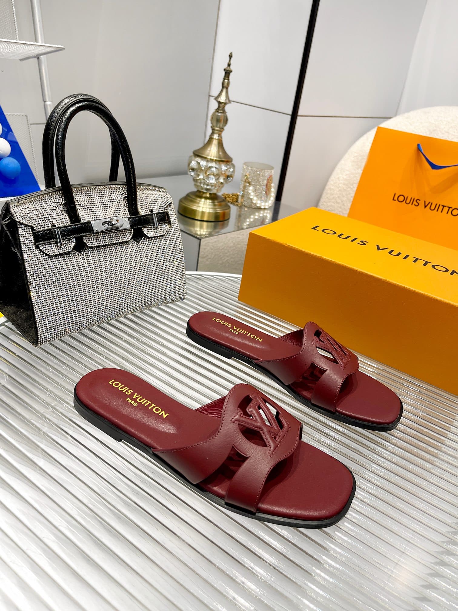 Louis Vuitton Lv Isola Flat Mule Red 1Abp2W