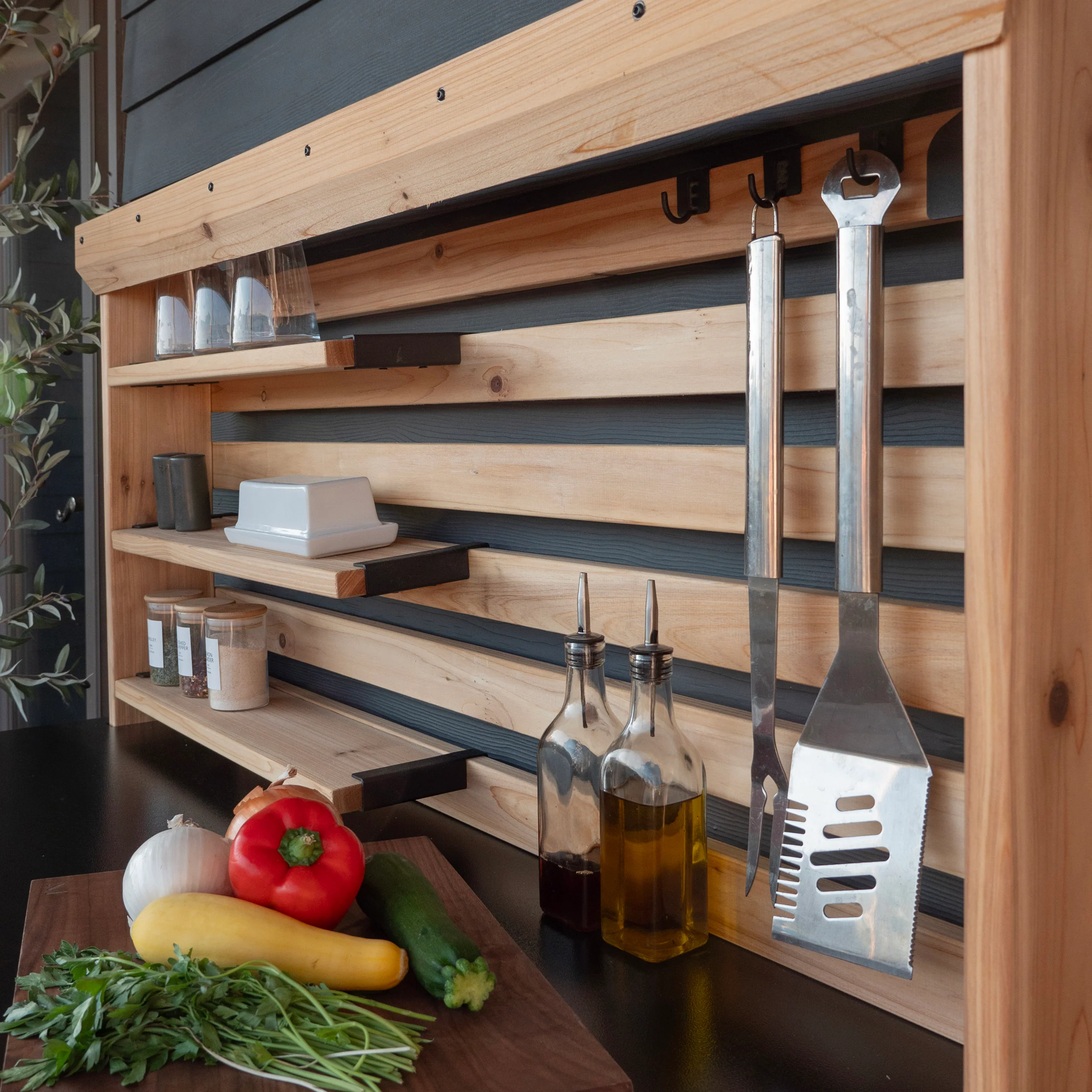 Hutch/Serving Station