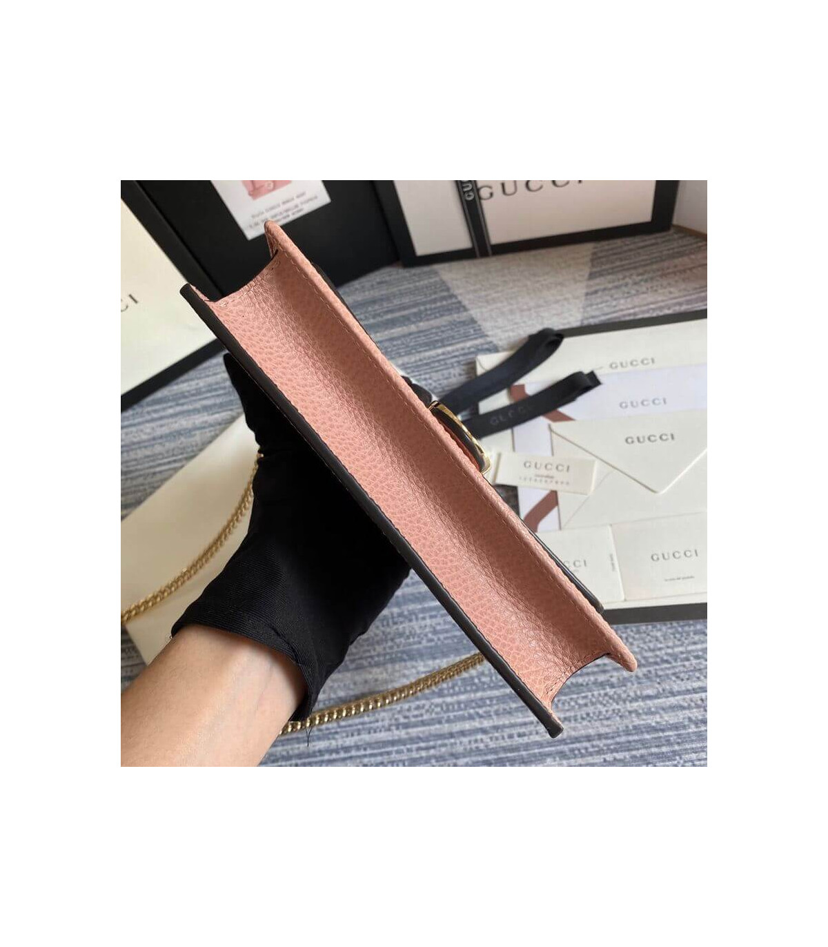 Gucci GG Interlocking Wallet On Chain Pink