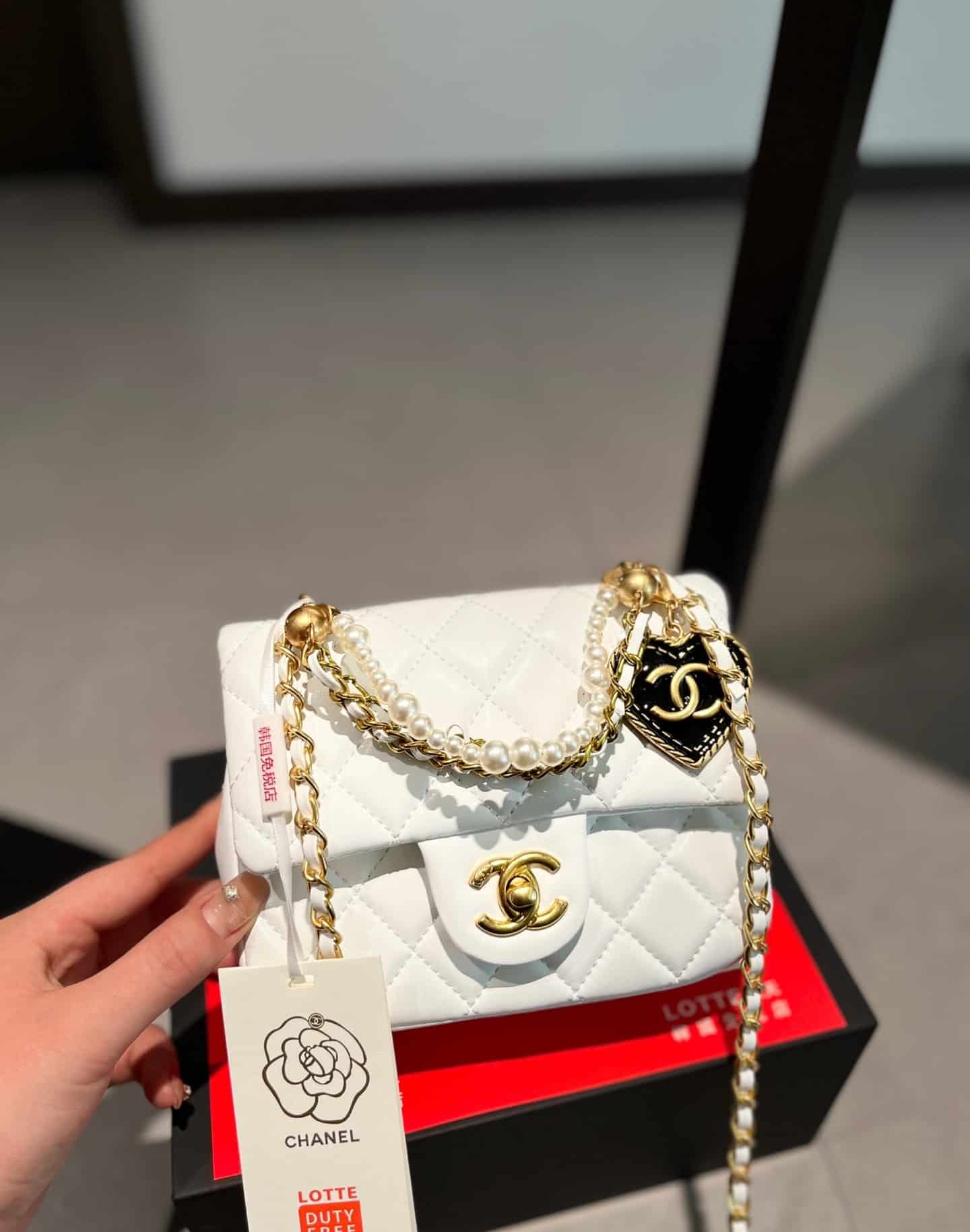 Chanel Mini Flap Bag White 17Cm/6.7in As4385