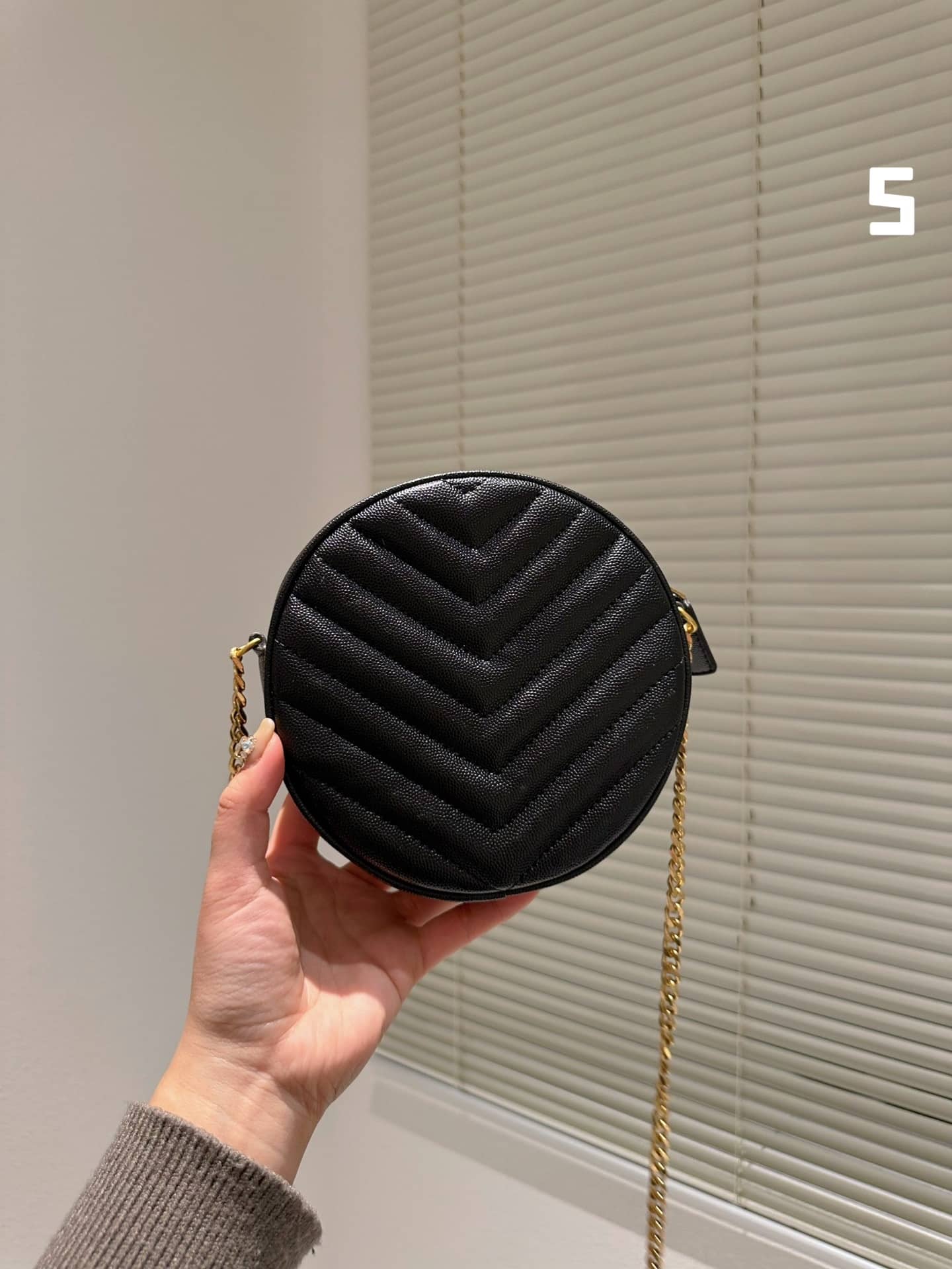 Saint Laurent Vinyle Round Camera Bag In Chevron Quilted Grain De Poudre Embossed Leather 18Cm