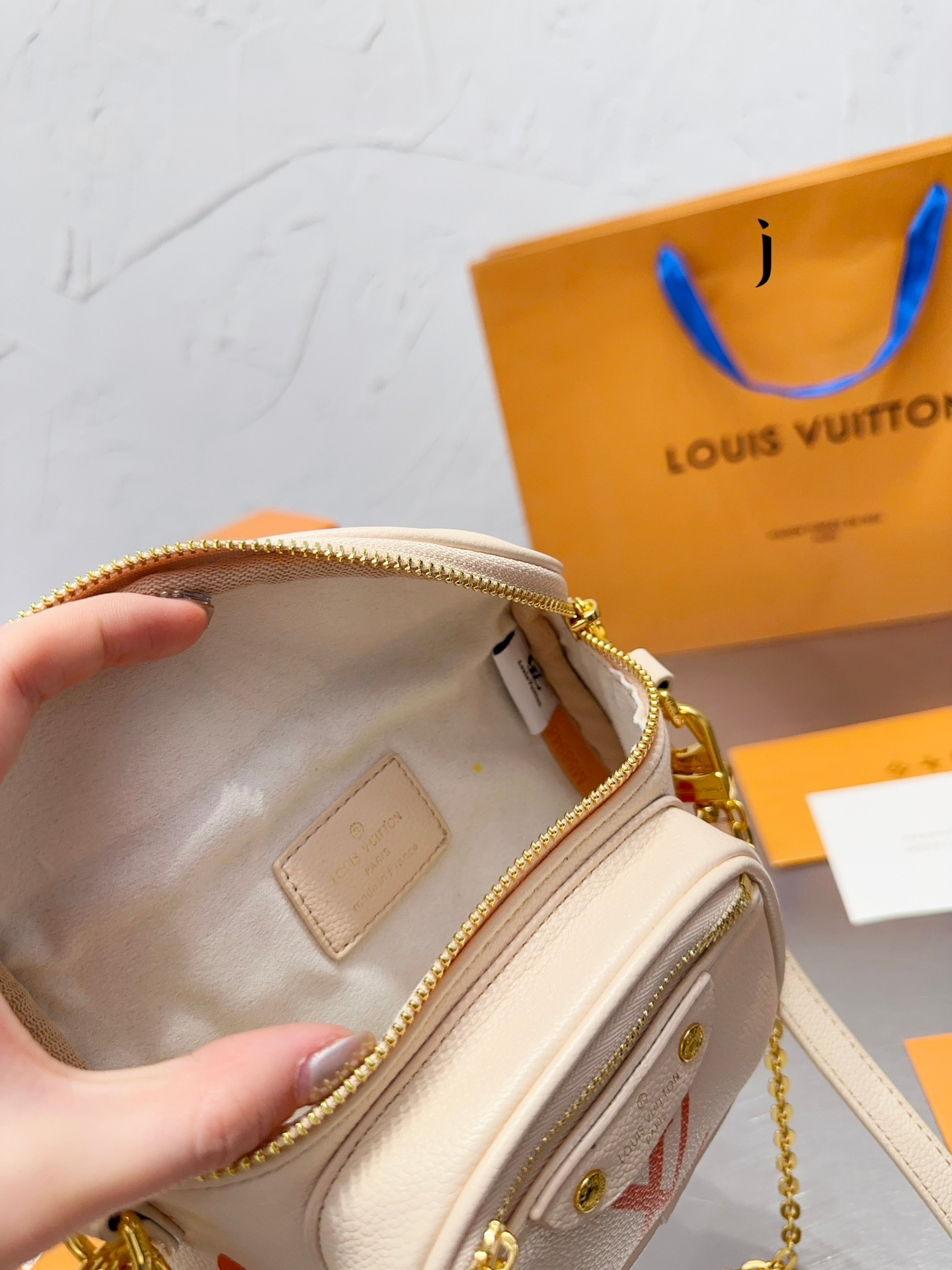 Louis Vuitton Mini Bumbag Neutral 18Cm M82208