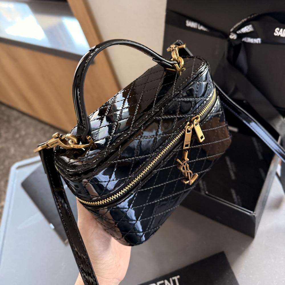 Saint Laurent Gany Vanity Bag In Patent Leather Black 19Cm