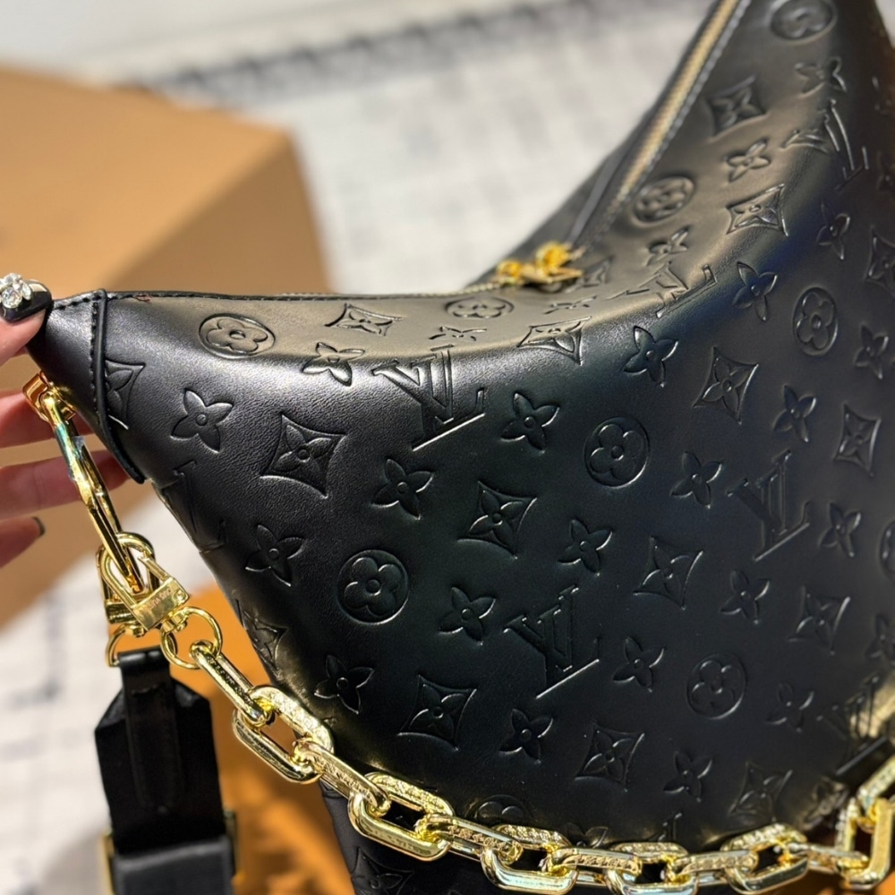 Louis Vuitton Coussin Hobo MM Black 30Cm M12068
