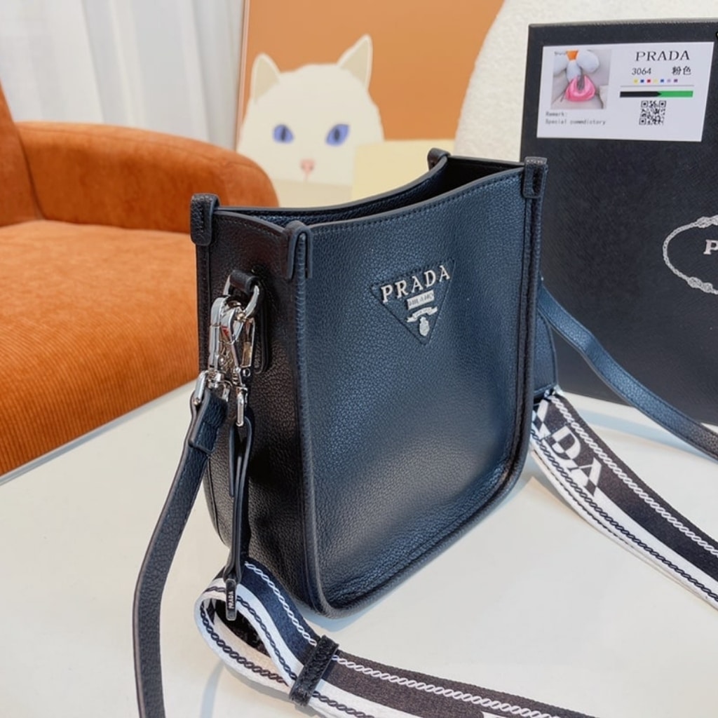 Prada Mini Leather Shoulder Bag Black 20Cm 1BH191 2DKV F0002 V 3OO
