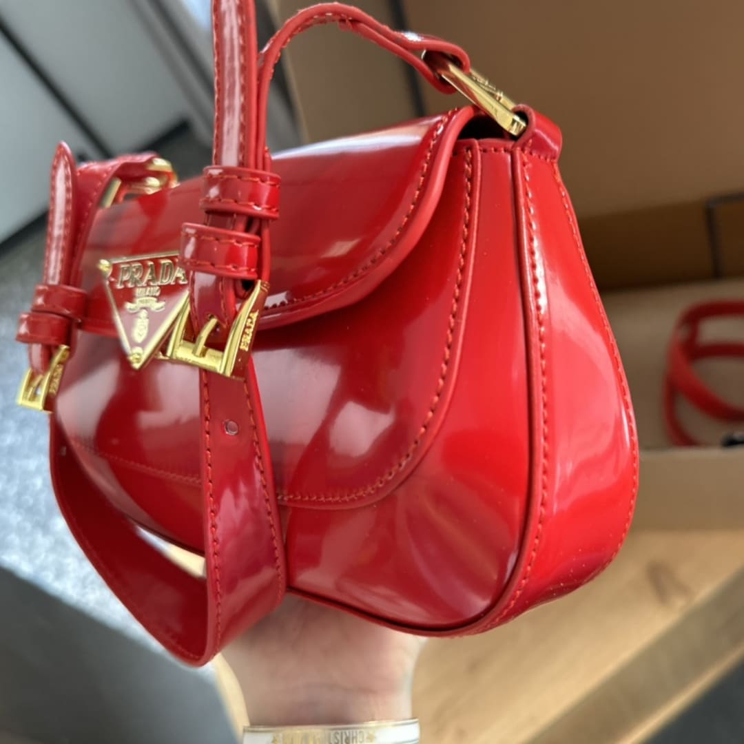 Prada Patent Leather Shoulder Bag In Cherry Red 25Cm 1Bd355 069 F0E06 V Hto