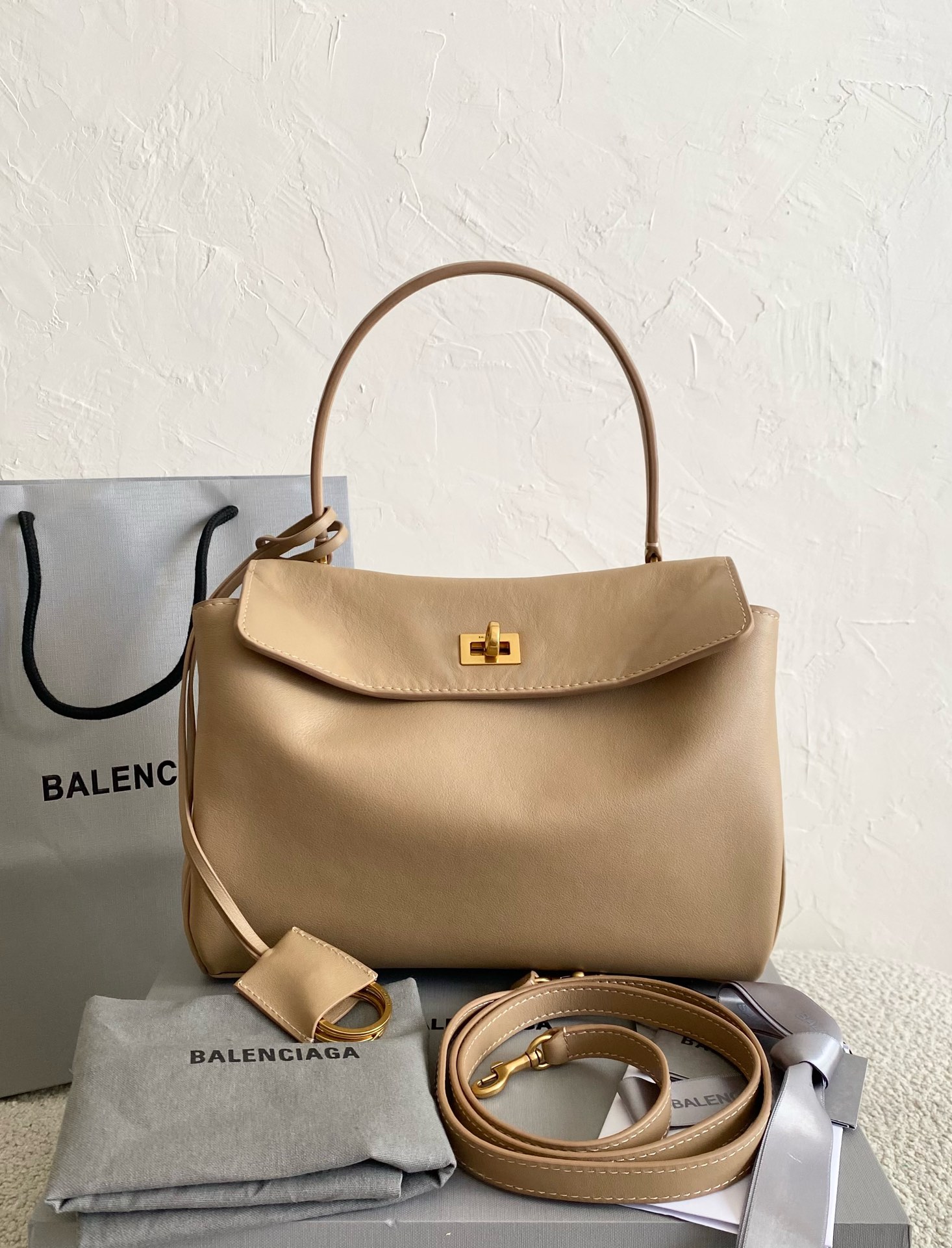 Balenciaga rodeo small milk tea color bag