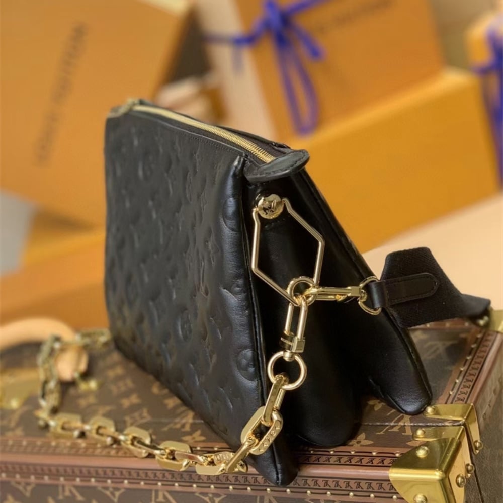 Louis Vuitton Coussin PM Black 26Cm M21260