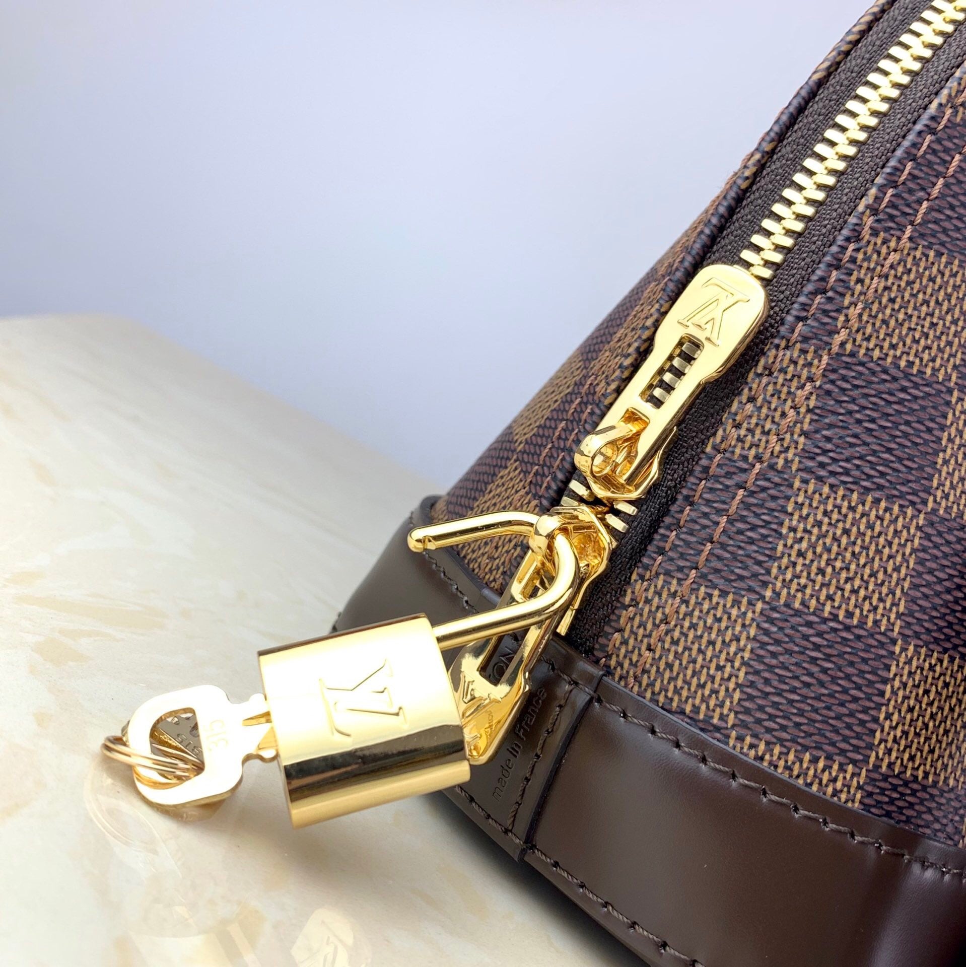 Louis Vuitton Alma Bb Damier Ebene 23Cm